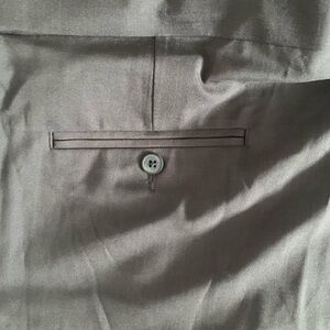 Haggar Mens Classic Fit, pleated charcoal grey dress pants 38x32. New with tags